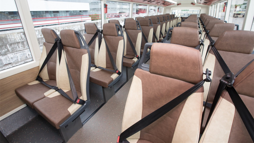 巴士强制戴安全带1-25实施-九巴推新广播提醒乘客