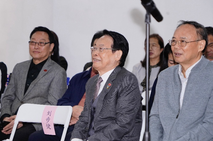 从右至左:周和平、萧晖荣、高云