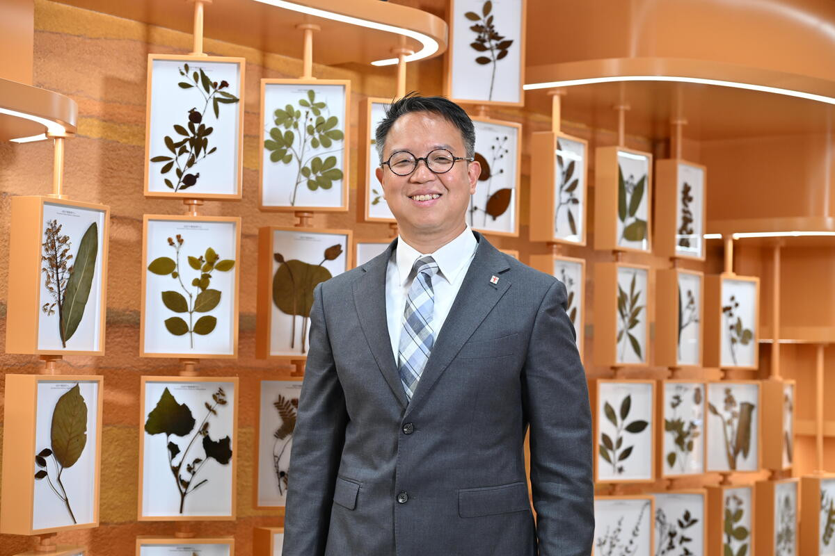 致力研发