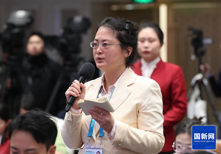 紫荊雜誌記者提問