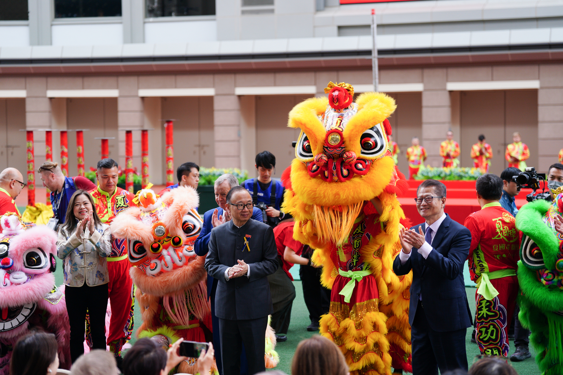 69968db8e4b08c07fcd20719-1