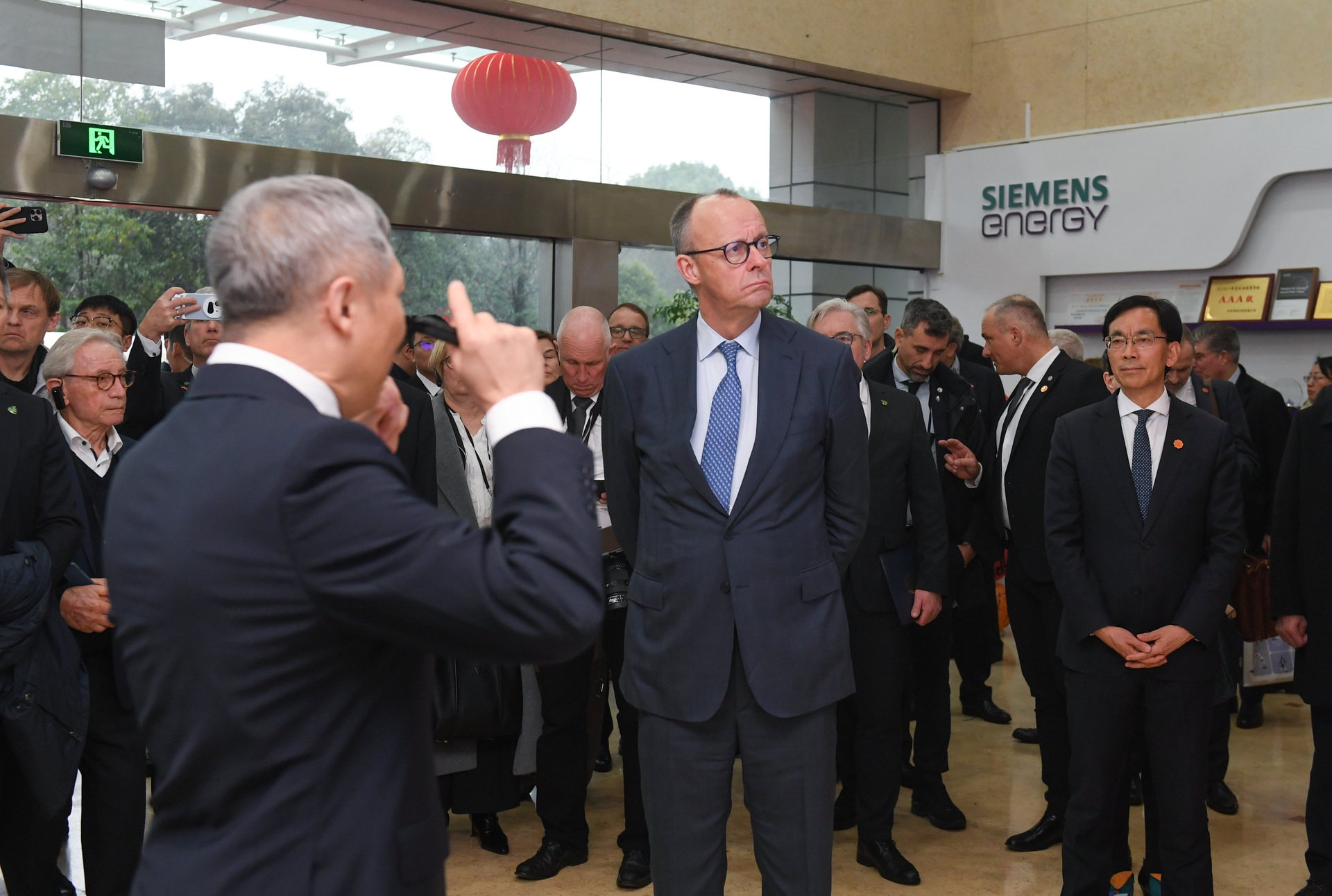 （XHDW）（2）德国总理默茨抵达杭州继续中国之行XxjpsgC000228_20260226_PEPFN0A001