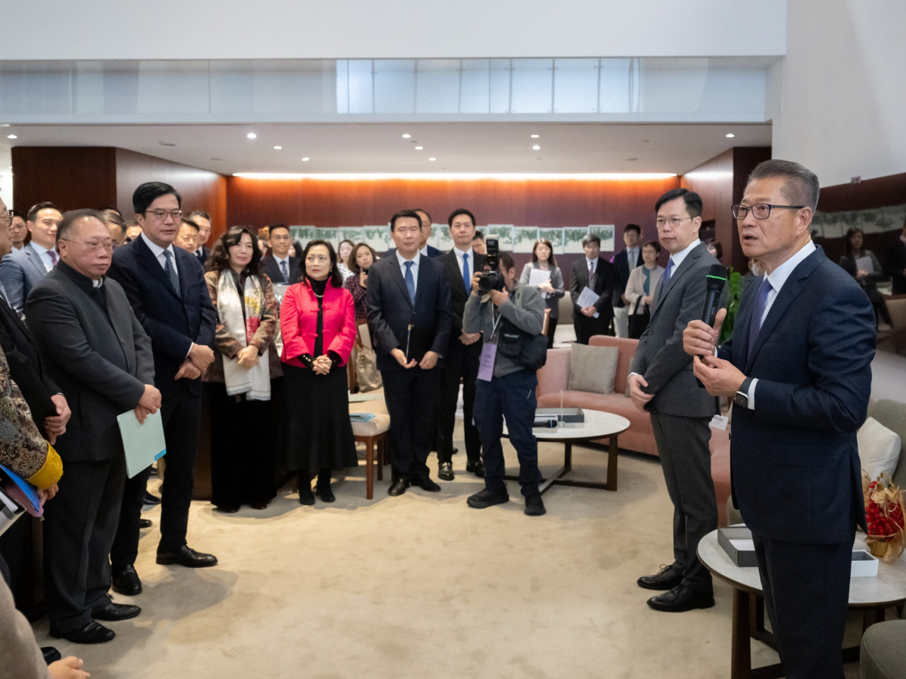 陳振英表示,新一屆立法會前廳交流會意義重大。(立法會秘書處提供)