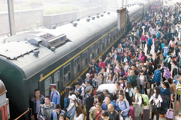 春運火車票網絡預訂「秒光」 - 東方日報