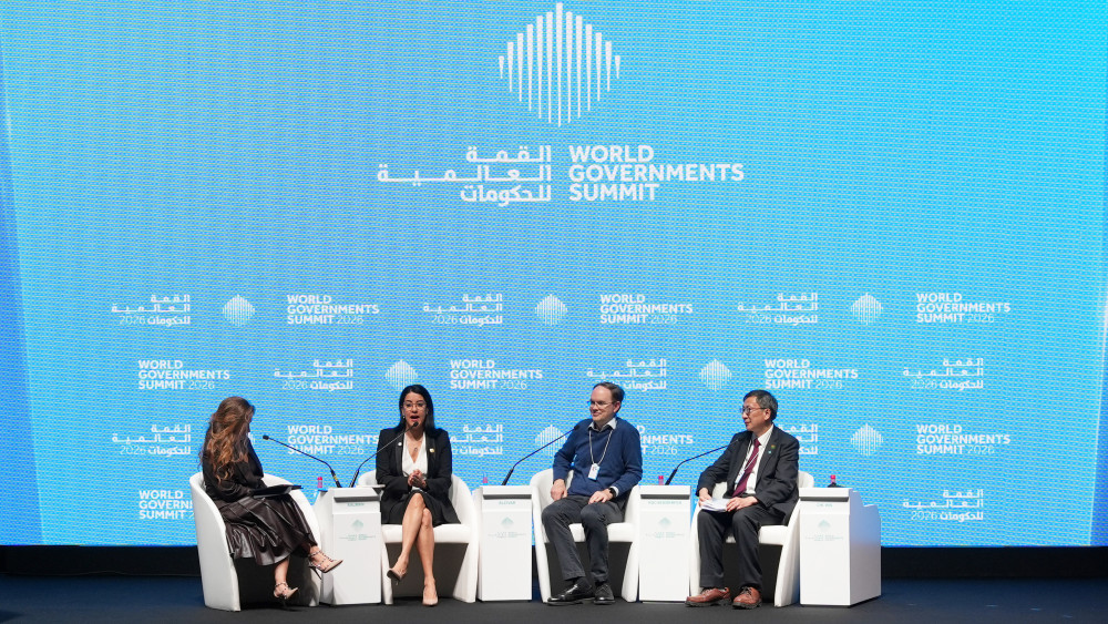 李子建教授（右一）在教育未來論壇上發言