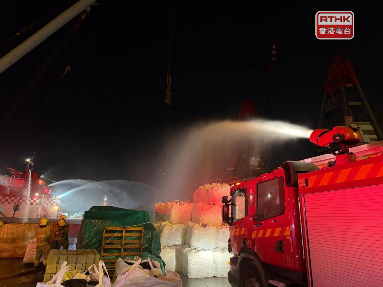 消防处期间出动一条喉及一队烟帽队灌救。（消防处社交网站图片）