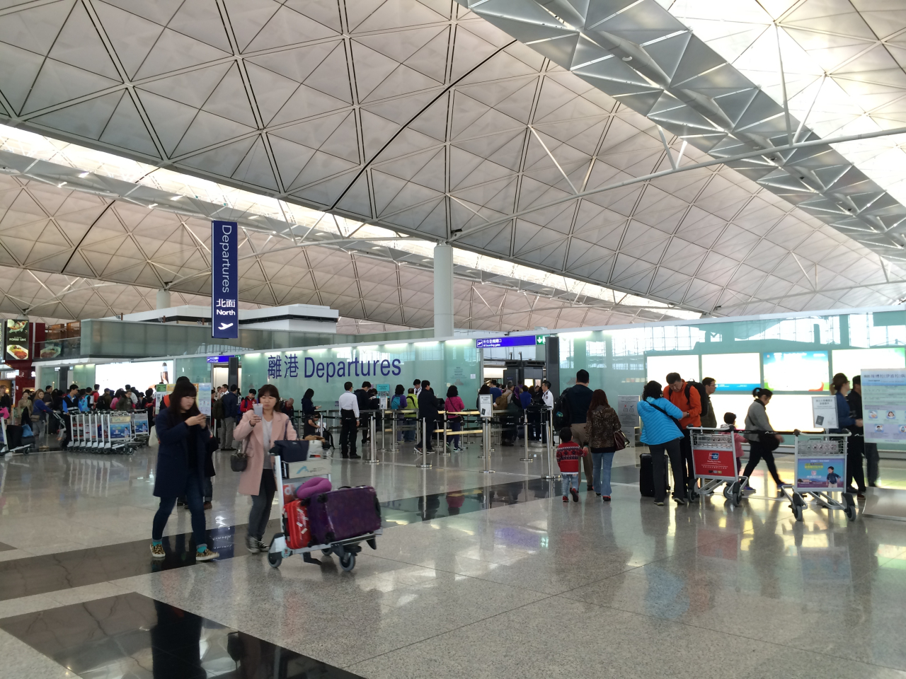 机管局表示，受伊朗局势影响，截止今日上午11时，香港国际机场有9班航班取消。（机管局资料图片）