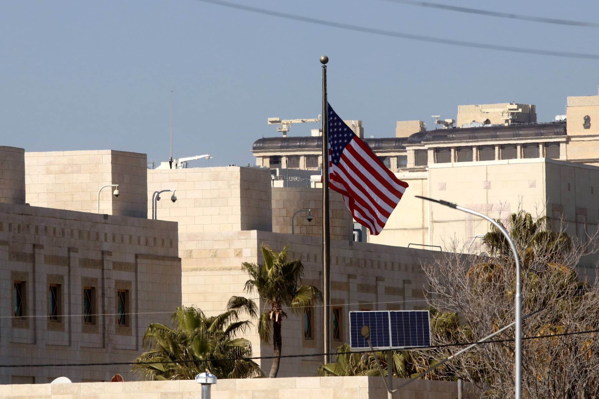 （新华视界）（4）美国驻约旦使馆人员暂离使馆CmxztpC000011_20260304_PEPFN0A001