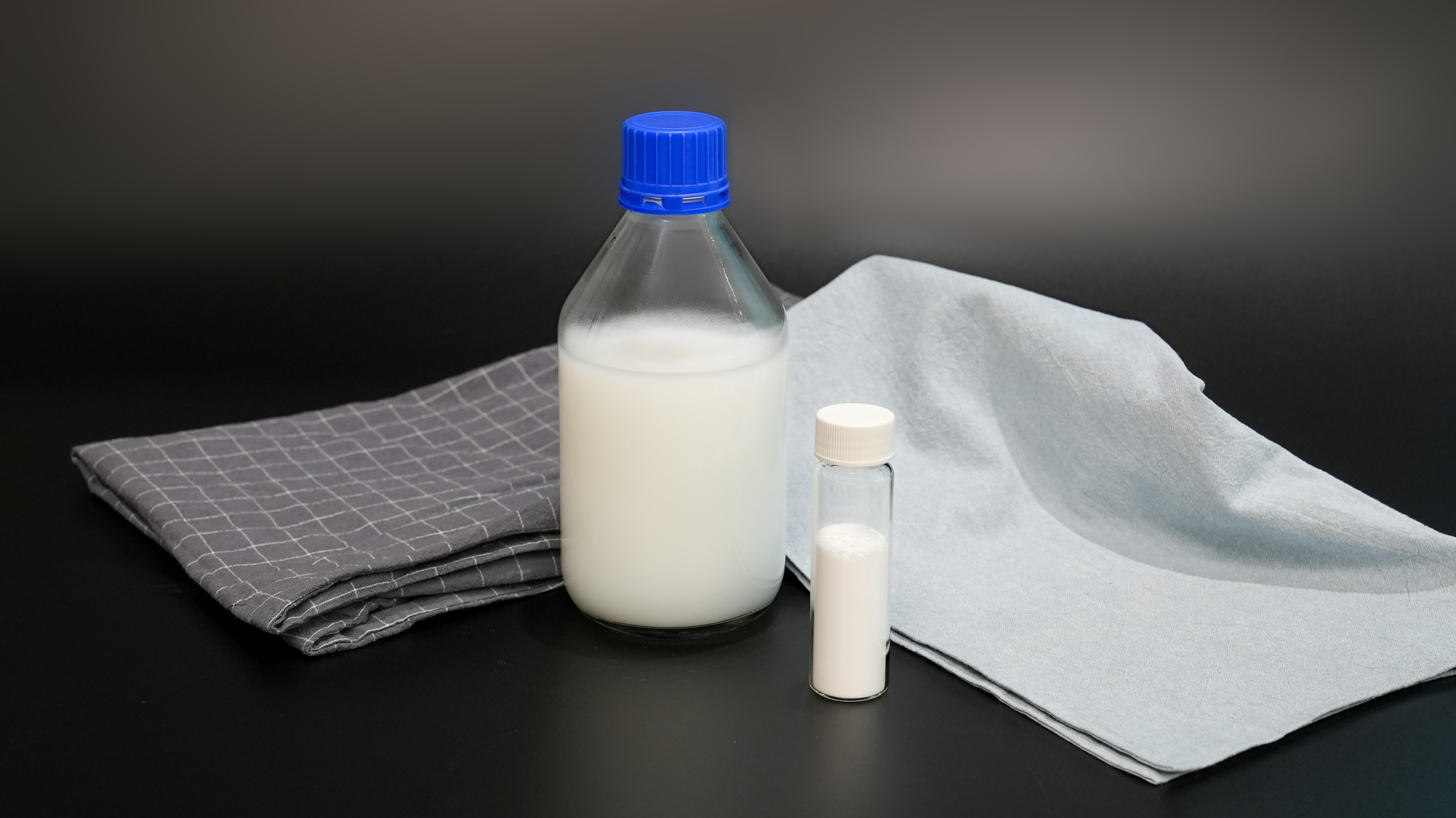 Bifunctional Insect Repelling and Killing Treatment Agent