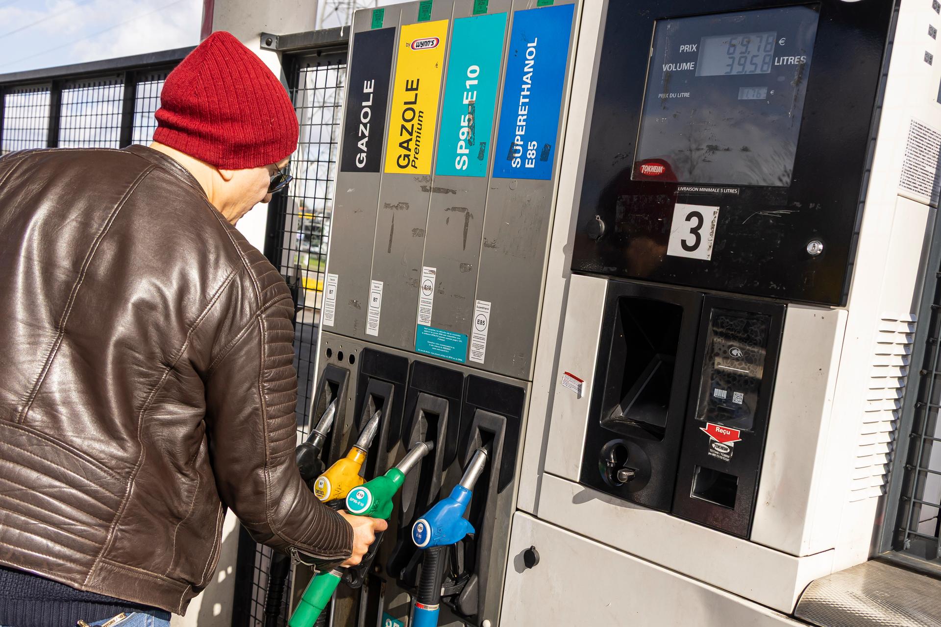 欧洲多国加油站燃油价格明显上涨（6）CmxztpC000049_20260312_PEPFN0A001