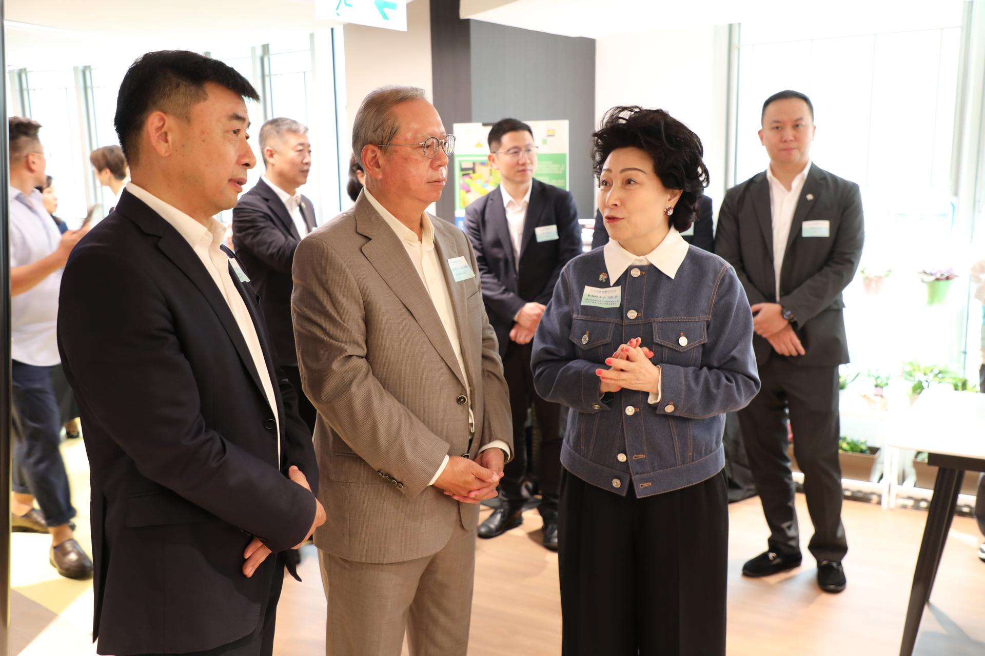 ba6e7e6e9ce1575a937ad21748789388