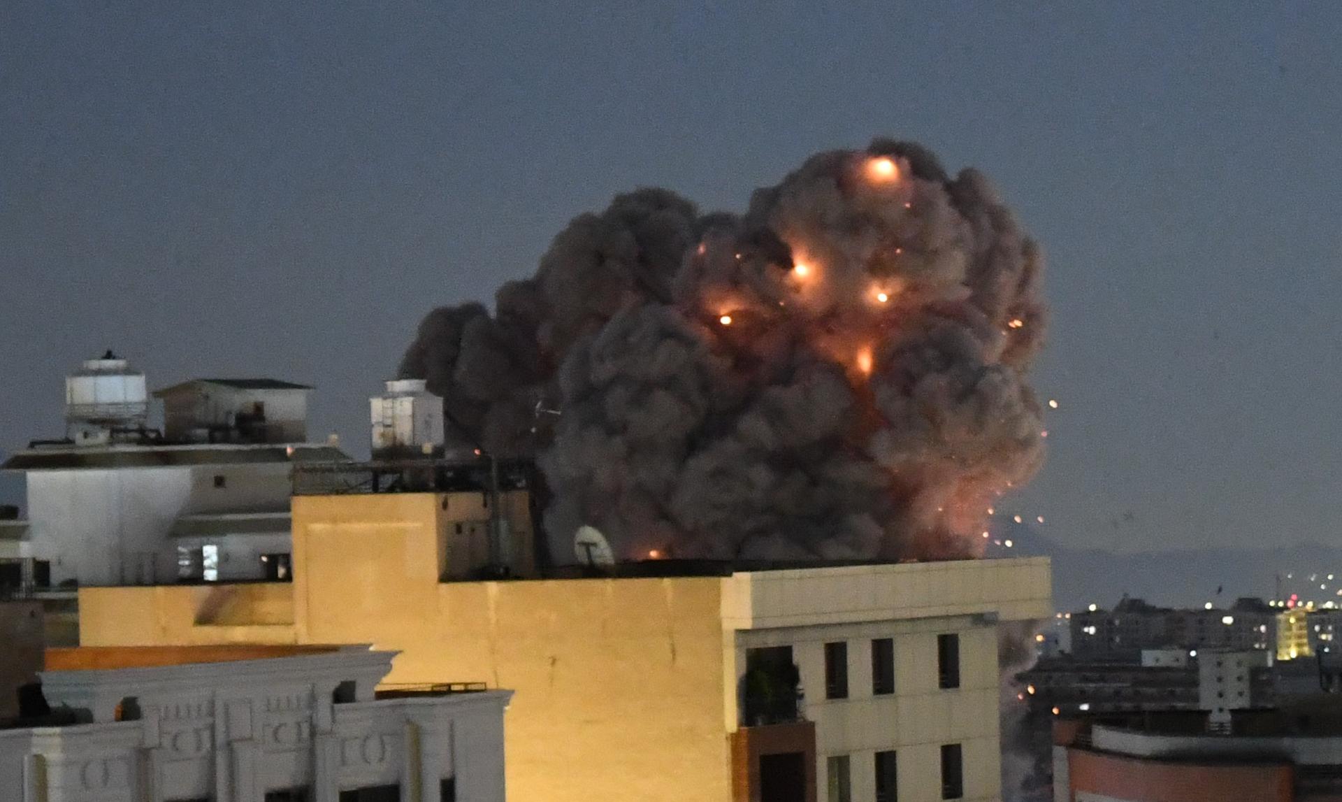 卡塔尔一家电视台驻德黑兰办公室遭以军空袭XxjidoC000016_20260330_CBMFN0A001