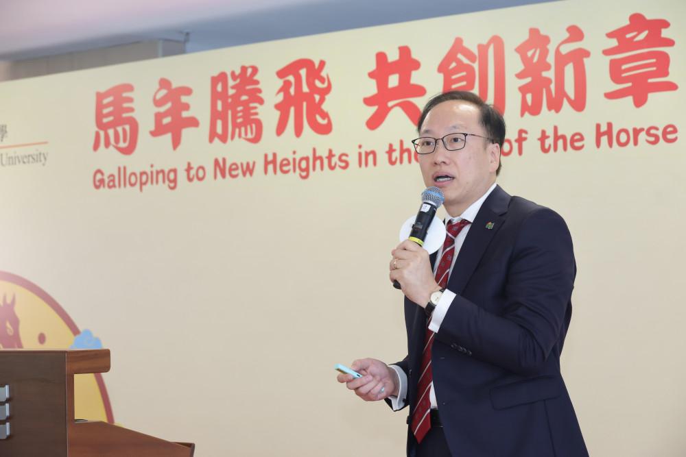 副校长（研究与发展）陈智轩教授介绍教大在科研创新、知识转移及区域发展方面的积极角色