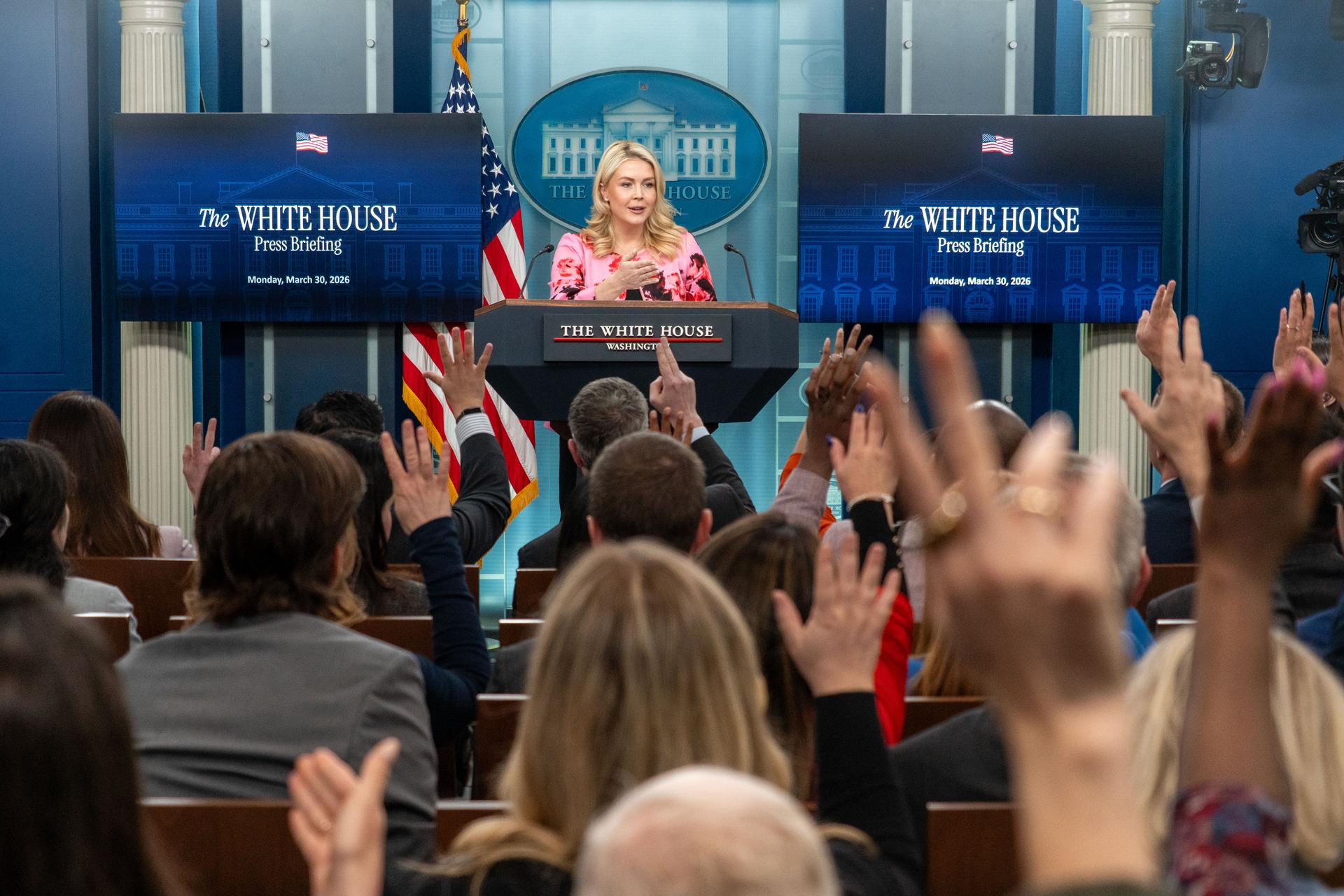 特朗普欲让阿拉伯国家为美国打伊朗埋单（3）CmxztpC000057_20260331_PEPFN0A001