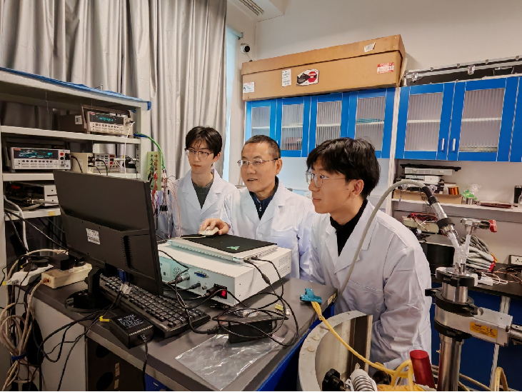 我國科學家靳常青獲國際超導材料探索領域最高獎_新聞頻道_央視網(cctv.com)