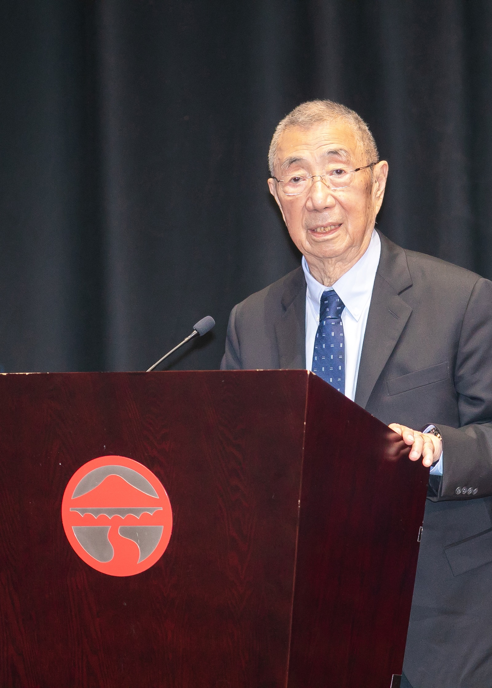 Photo 1_诺贝尔物理学奖得主丁肇中教授