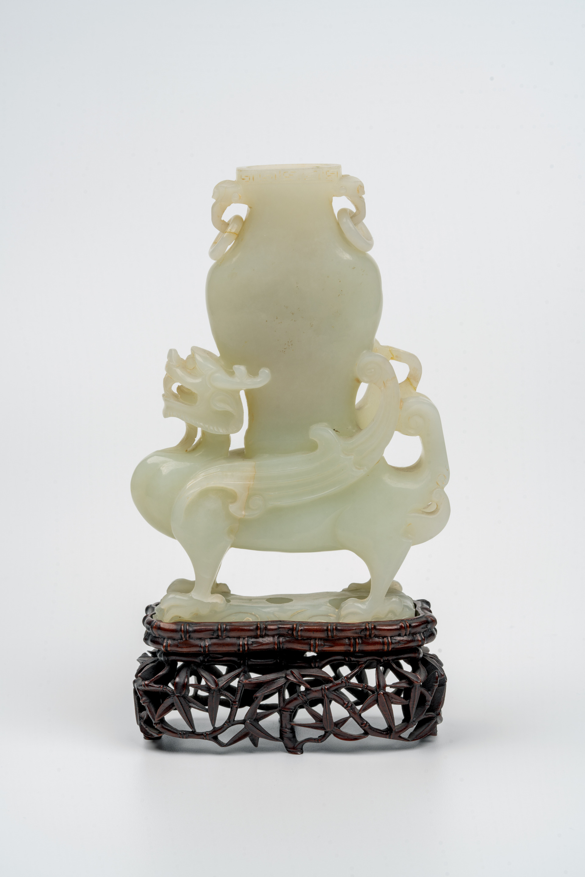 Photo 7_飞光飞光 Fleeting Fleeting Light_玉神兽驮瓶