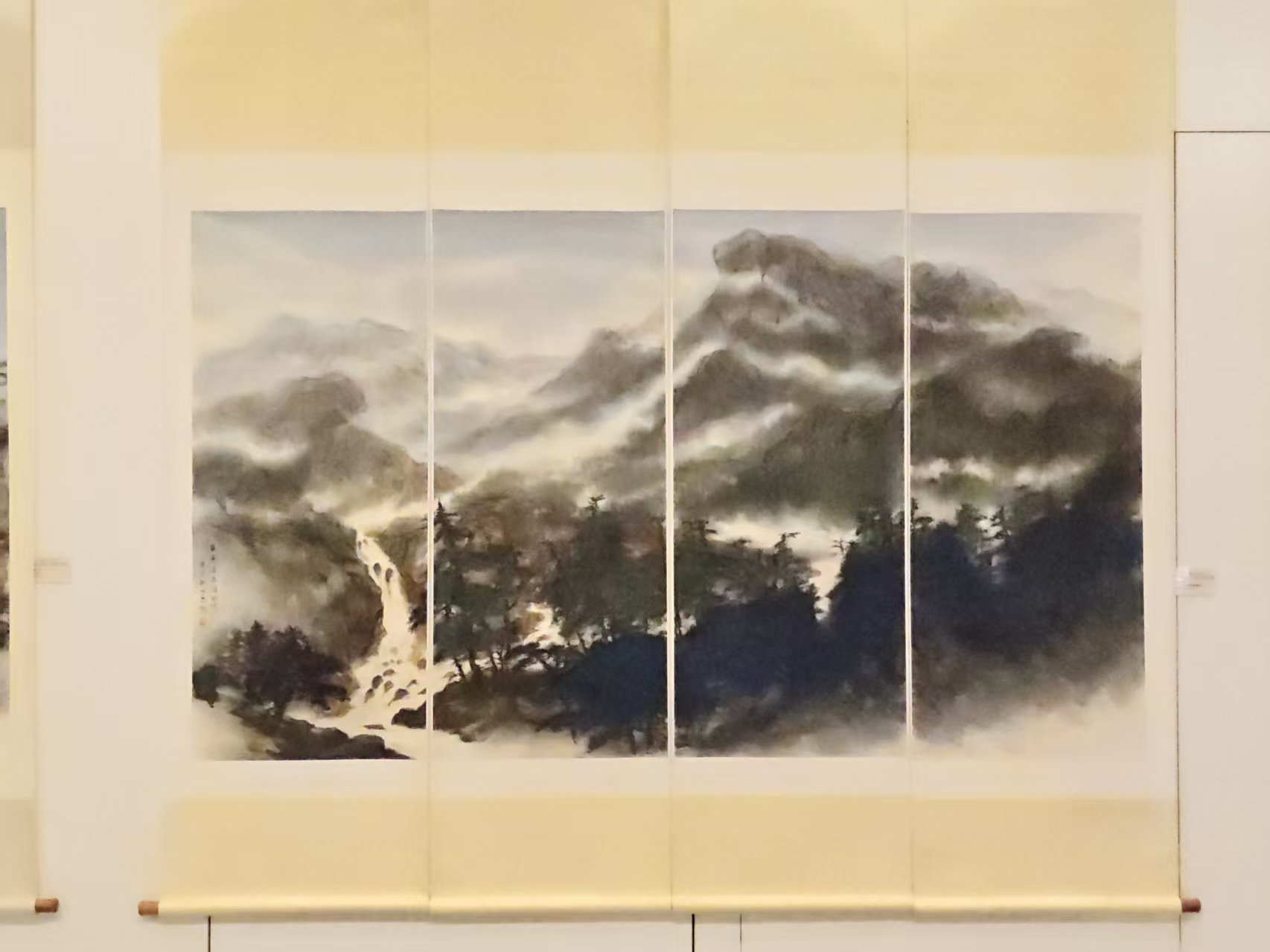 百道清泉汇涧流