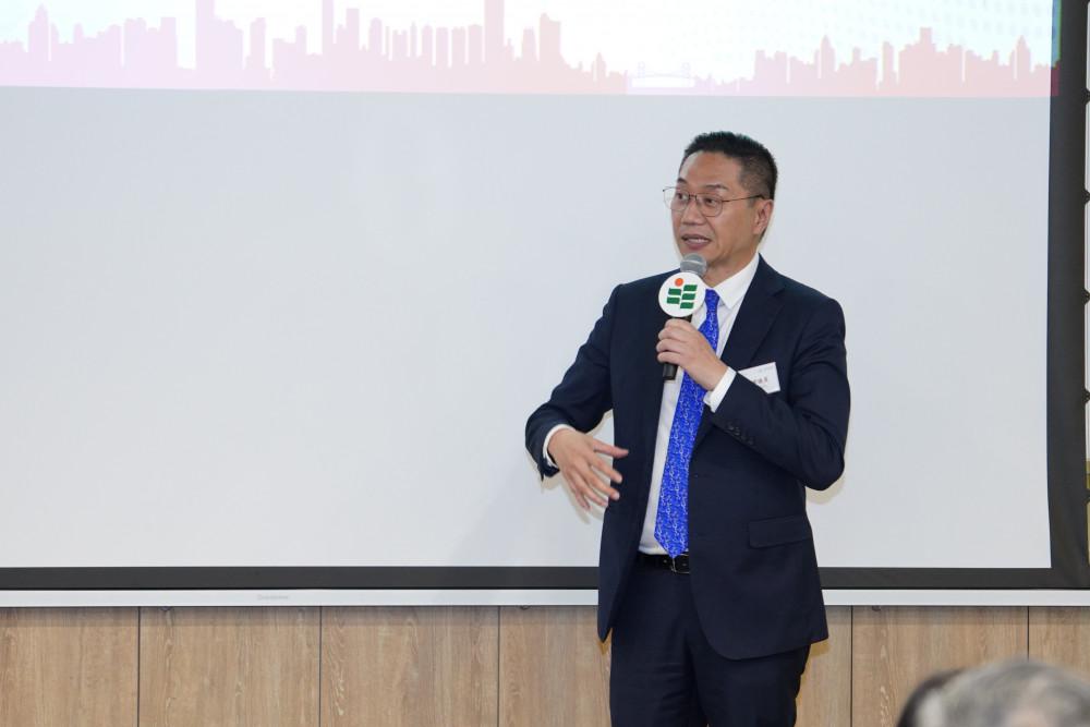 第十四届全国政协委员、香港立法会议员邵家辉先生