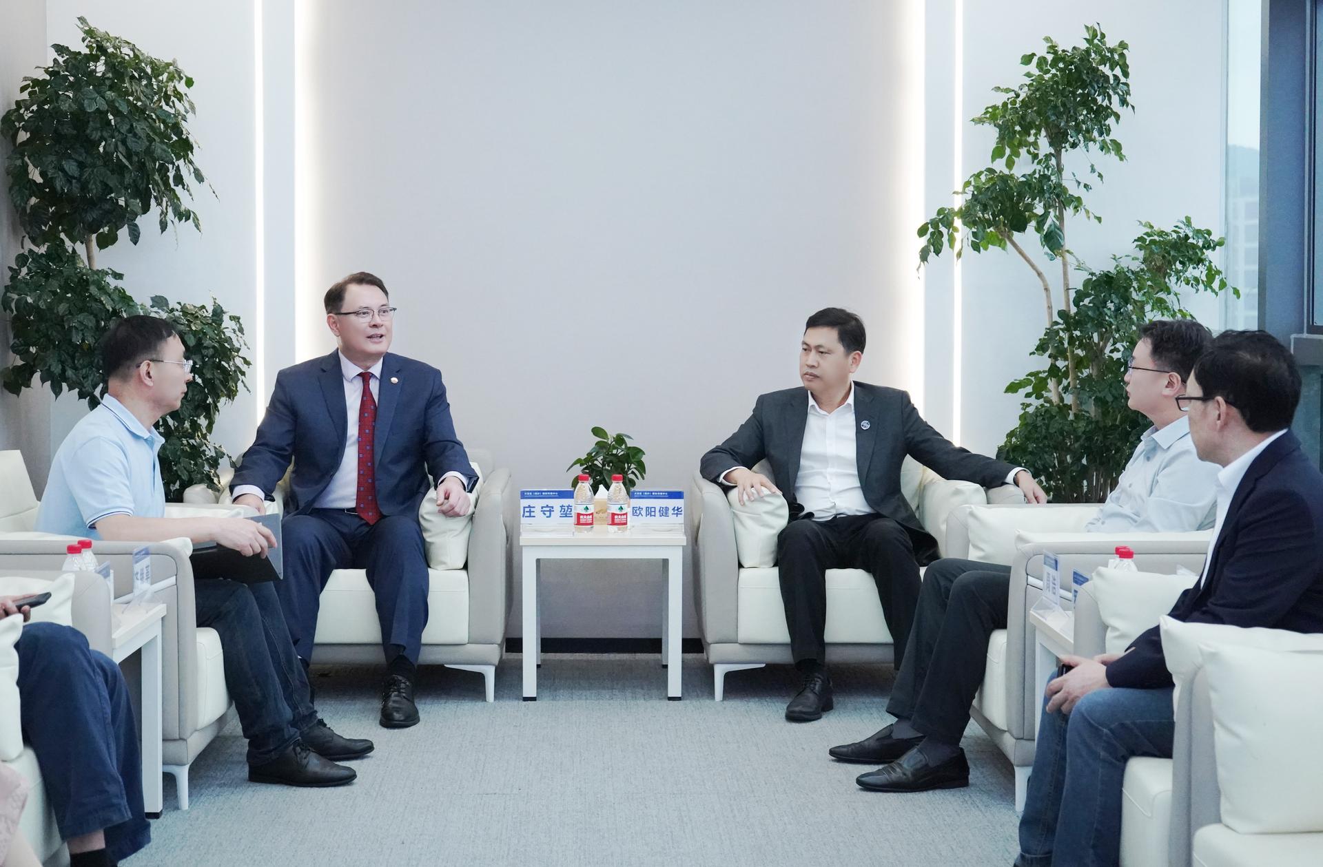 5ee582054be16a8311cb5e3ed83de4e1