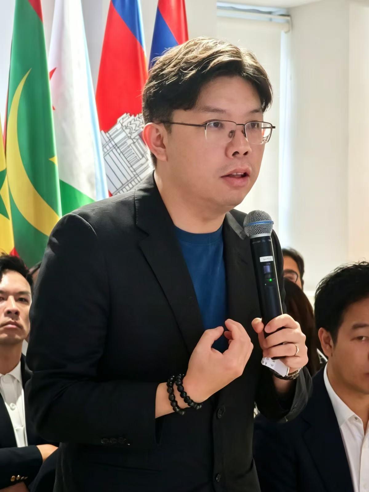 6e898db0cdd641868181d24838834e39_