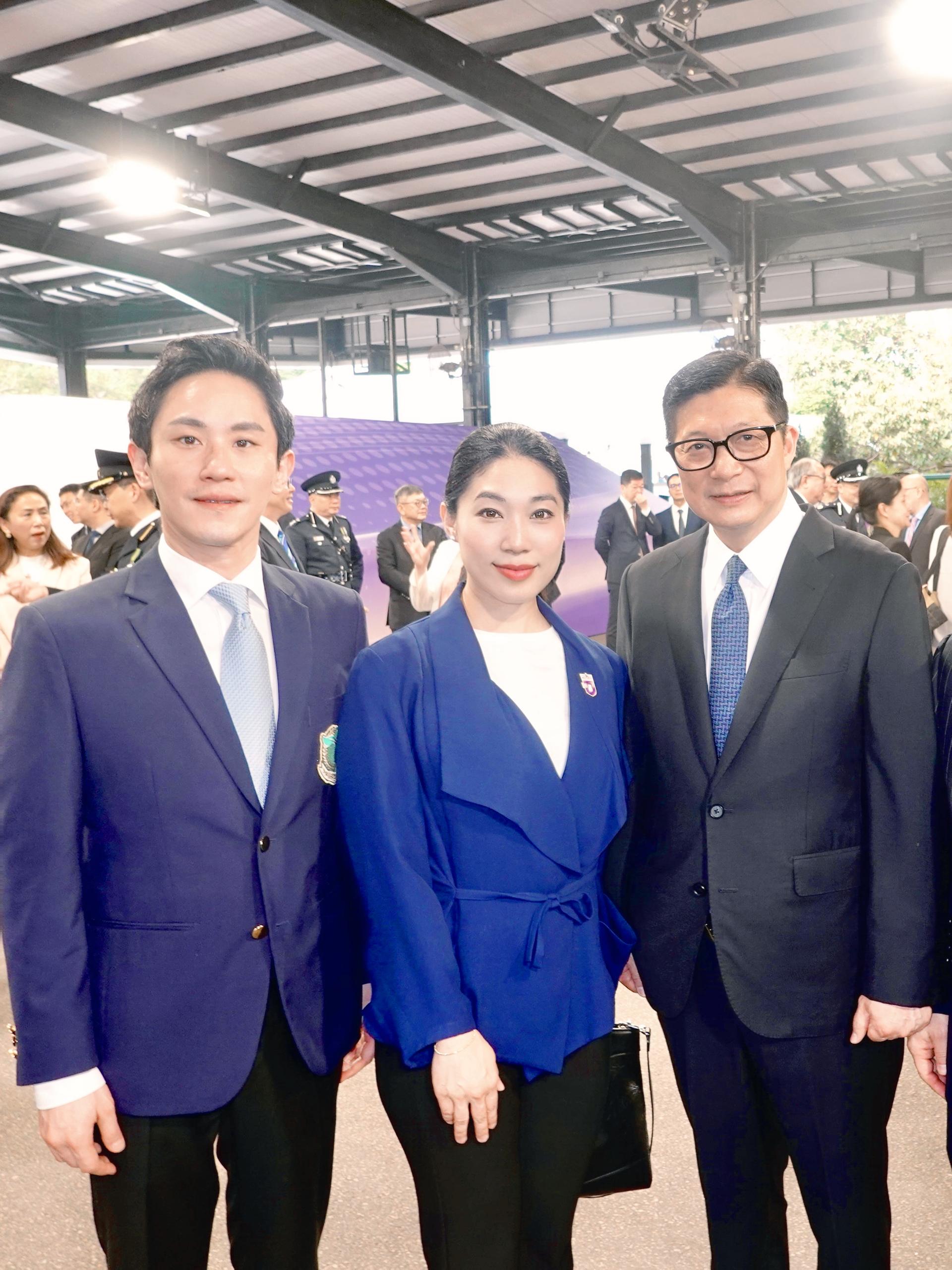 913c4c587f264809e7d65d50b7c32b46