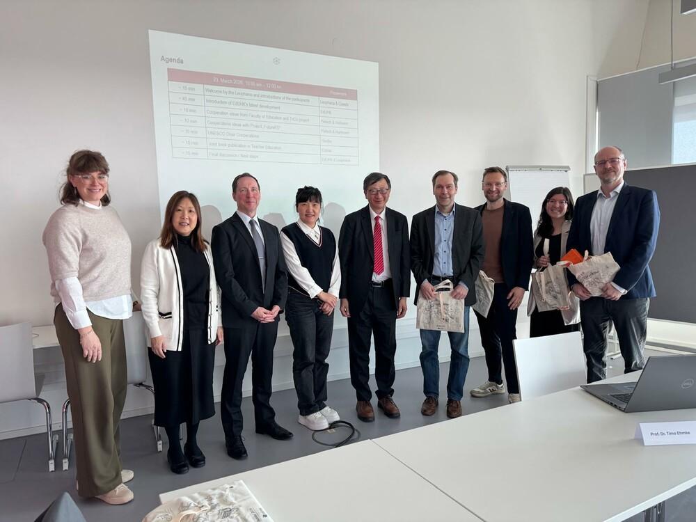 與德國呂訥堡大學代表合照