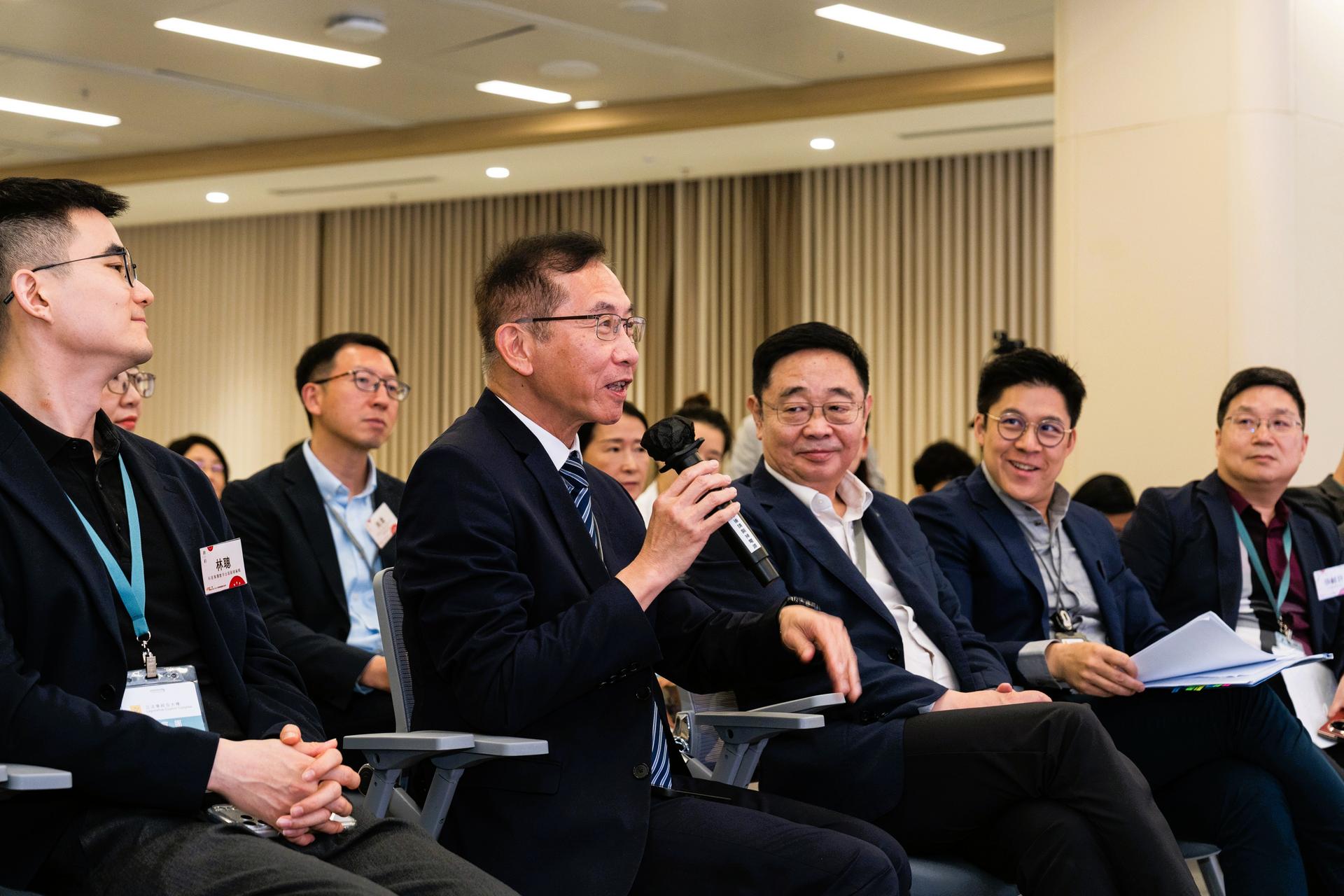 11 香港出版总会会长李家驹议员作总结发言