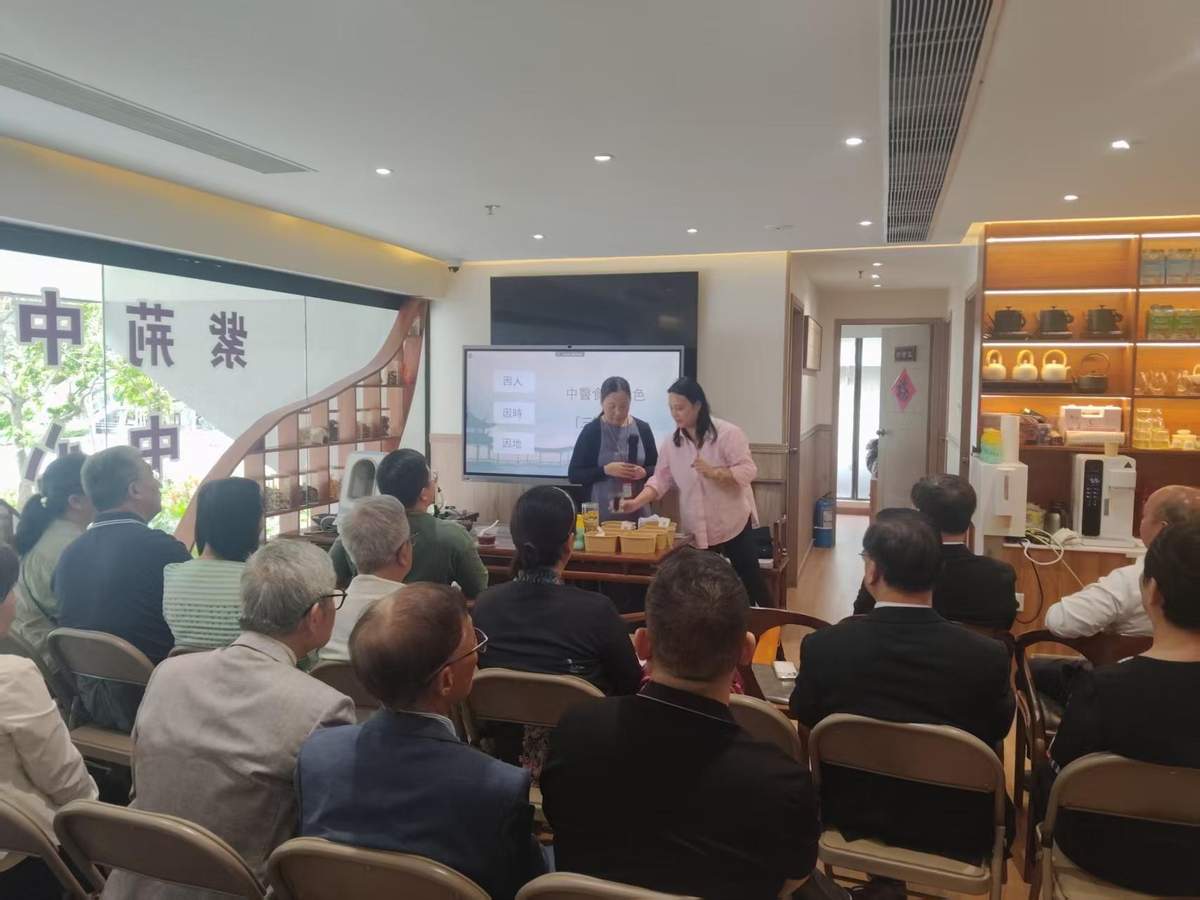 4e7cc85e096237aac78bbbecdfdfc047