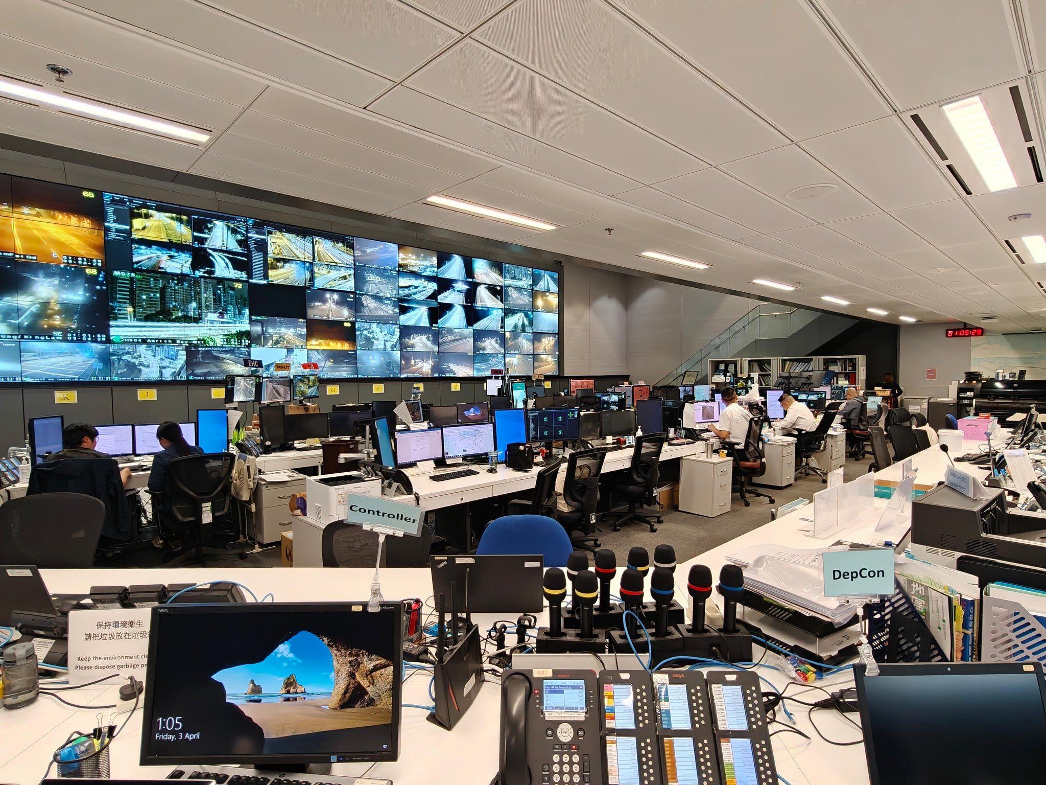 可能是電視、新聞中心和文字的圖像