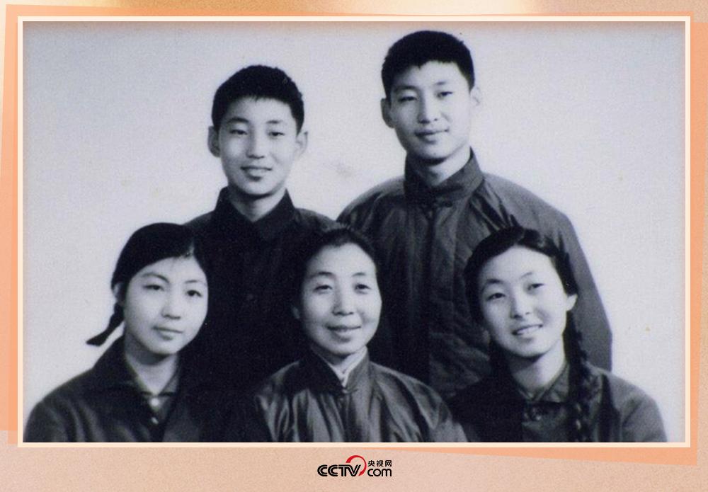 1972年冬，齐心和子女们。
