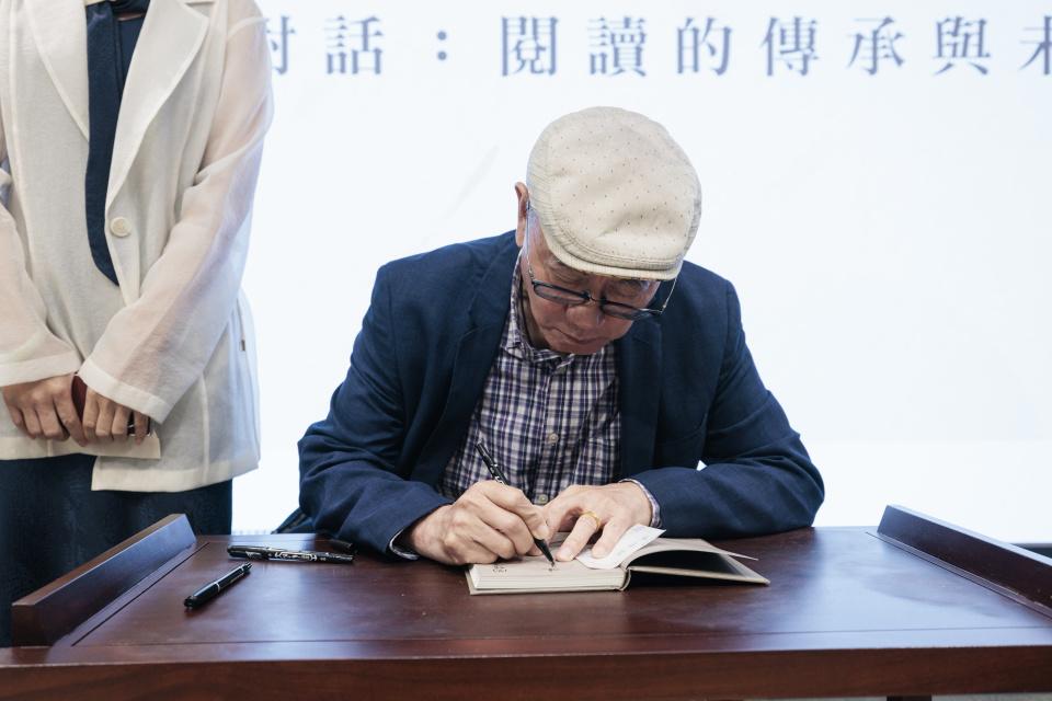 講座回顧-閱讀世代的自白-在AI浪潮與碎片化時代-我們為何仍需翻開書本