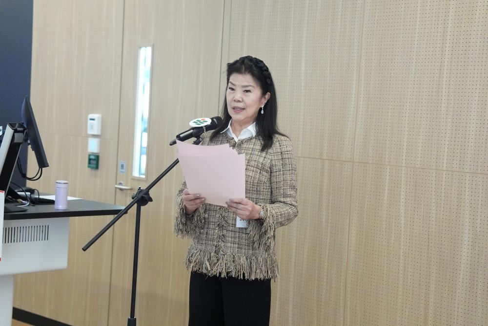第十四届全国政协委员、仁爱堂蔡黄玲玲教育基金命名人及永远会董蔡黄玲玲女士发表演讲 