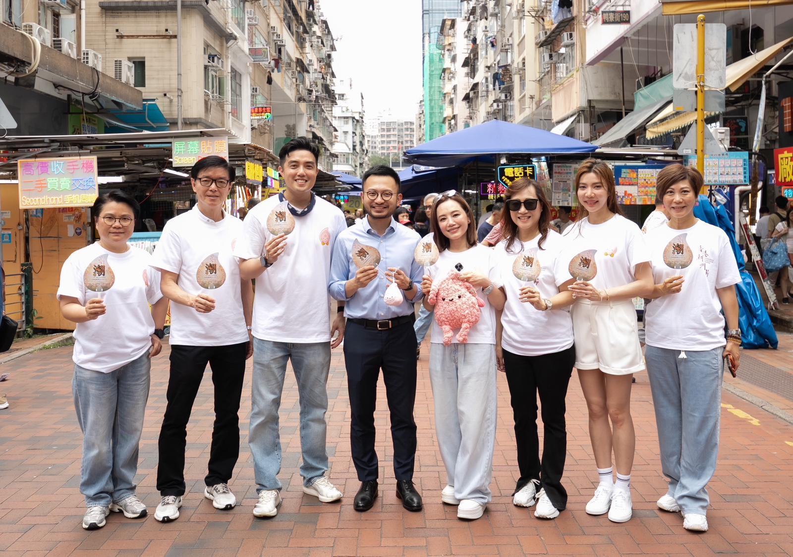 深水埗民政事务专员王浩宇到场支持,潮总常务副主席胡炎松、副主席陈诚杰、杨玳诗、陈香莲等亲自迎接