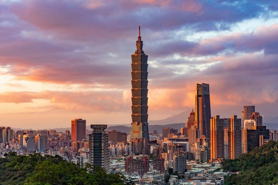 荐书--台湾四百年--承载历史-关照当下
