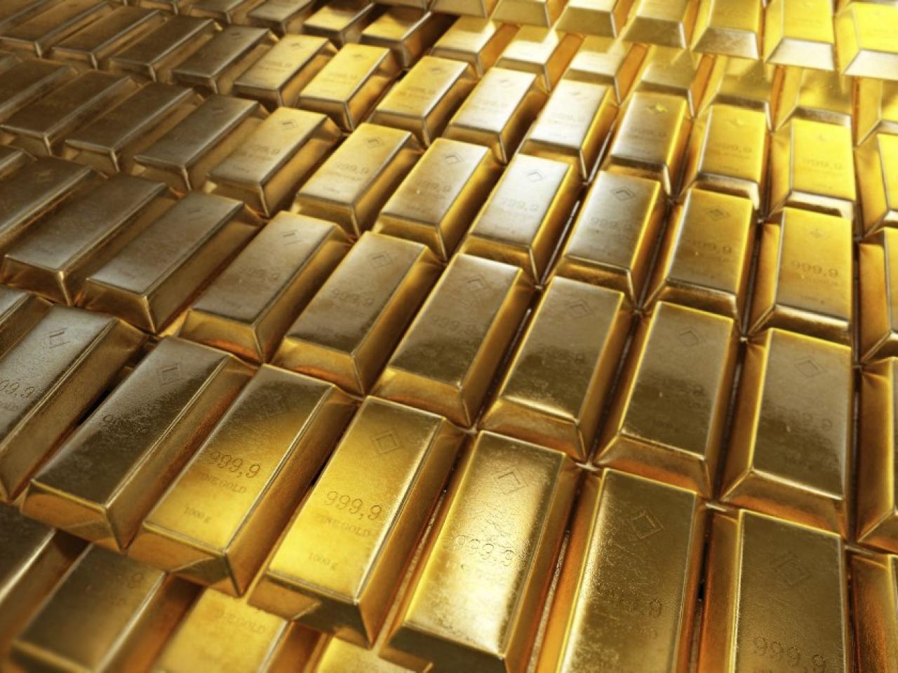 現貨金高見每盎司4764.53美元，升1.6%，其後回落至4700美元以下。（法新社資料圖片）