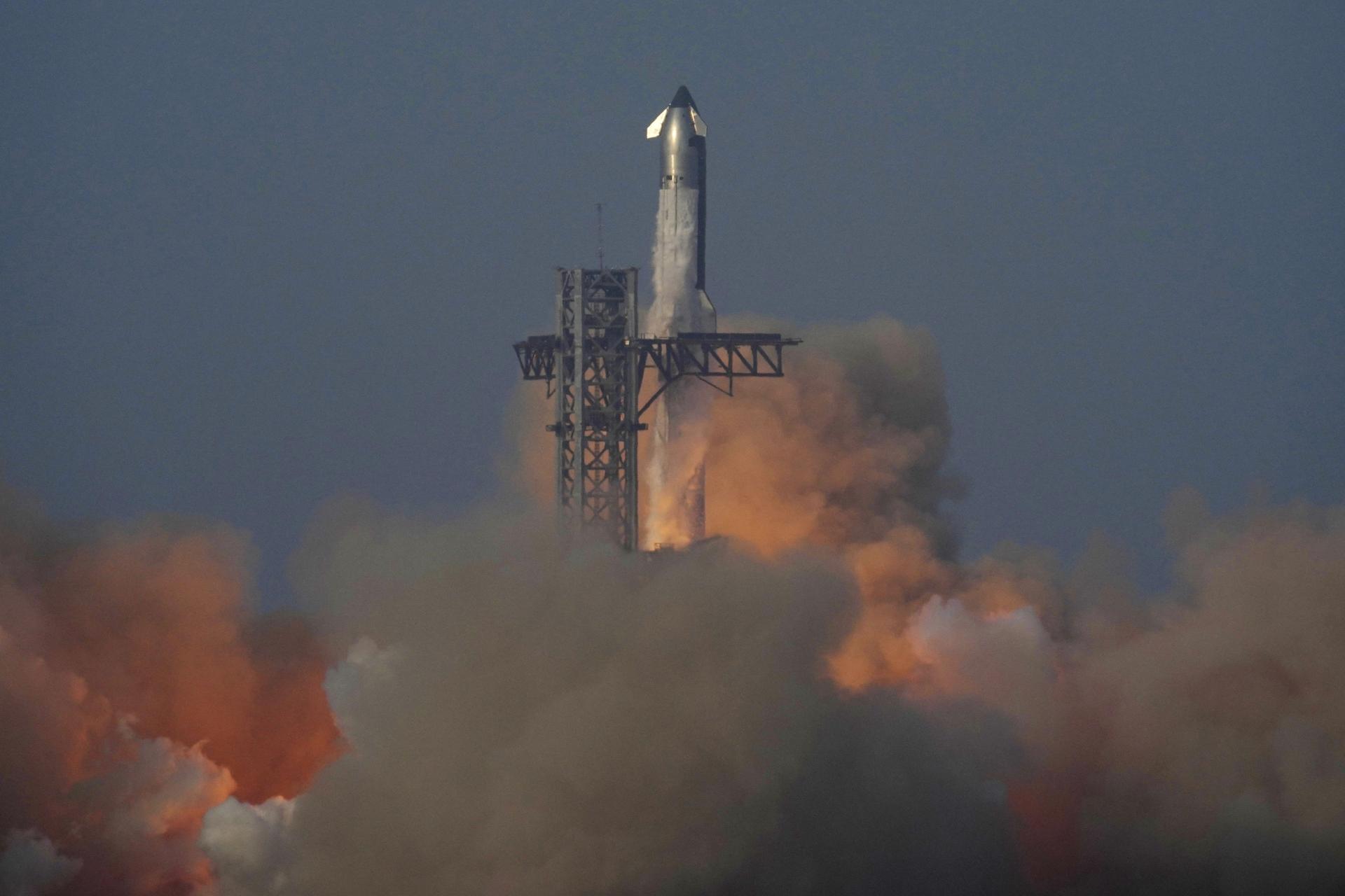 SpaceX寻求上市后加速纳入指数XxjidoC000049_20260205_CBMFN0A001