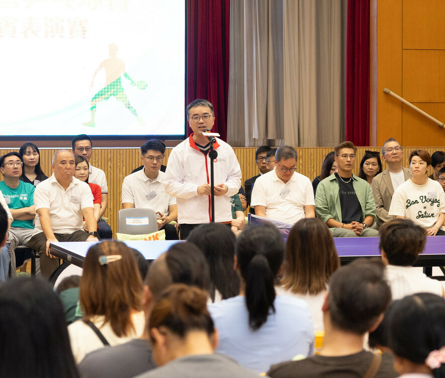 教育局副局長施俊輝博士致辭，強調體育教育對培養學生身心健康與品格的重要性