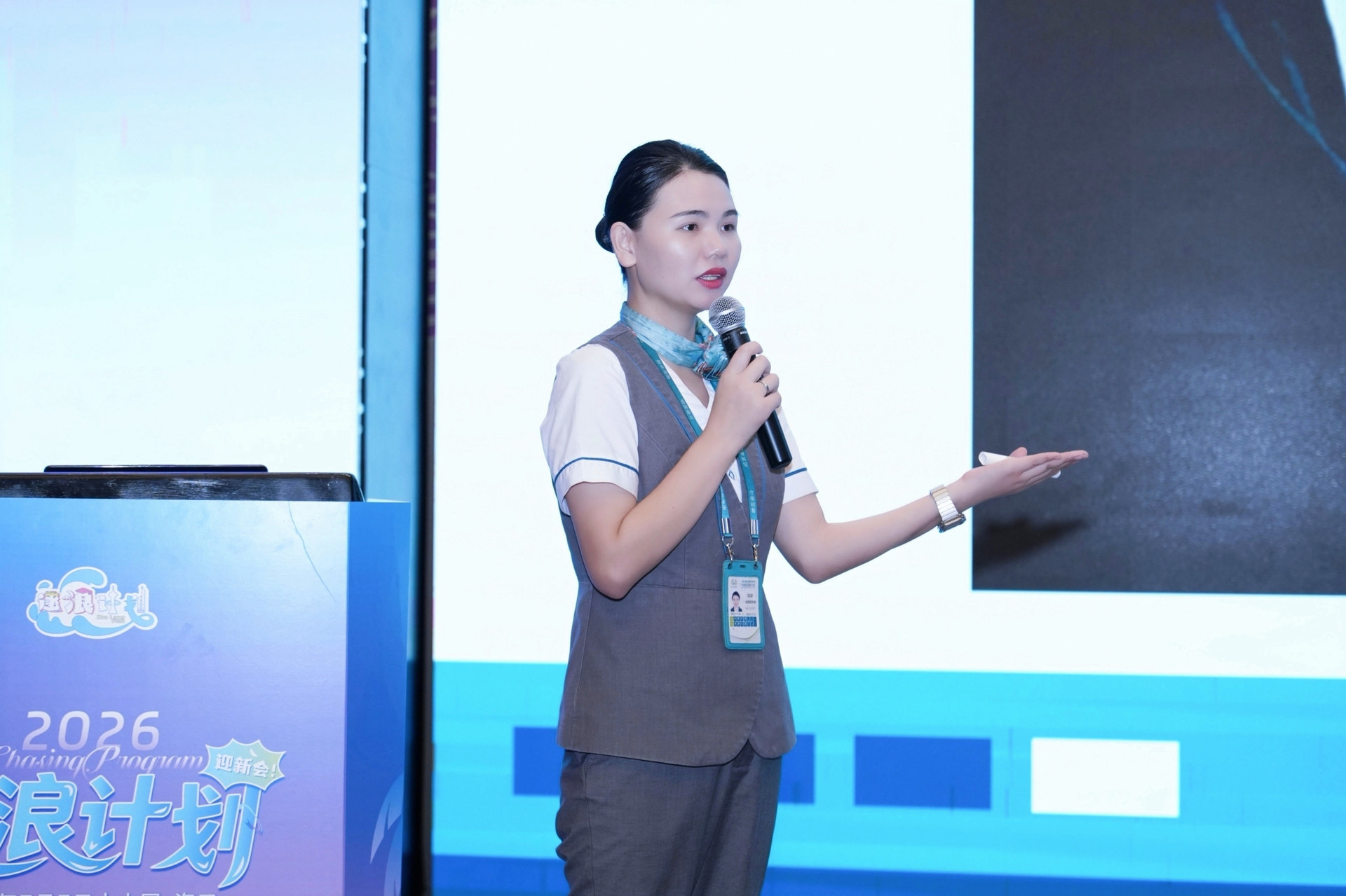 海口美蘭國際機場有限責任公司地面服務部資深主管 鄧詳