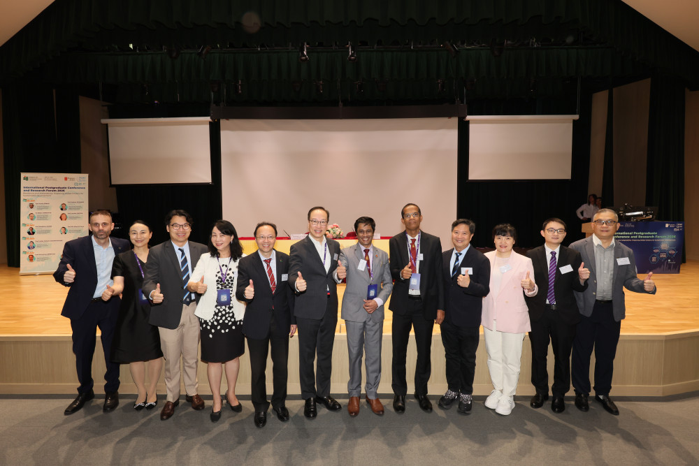 教大代表与来自伙伴院校的代表在IPCRF 2026期间合影