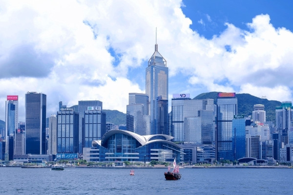 报告：香港蝉联亚洲最国际化城市优势与挑战并存
