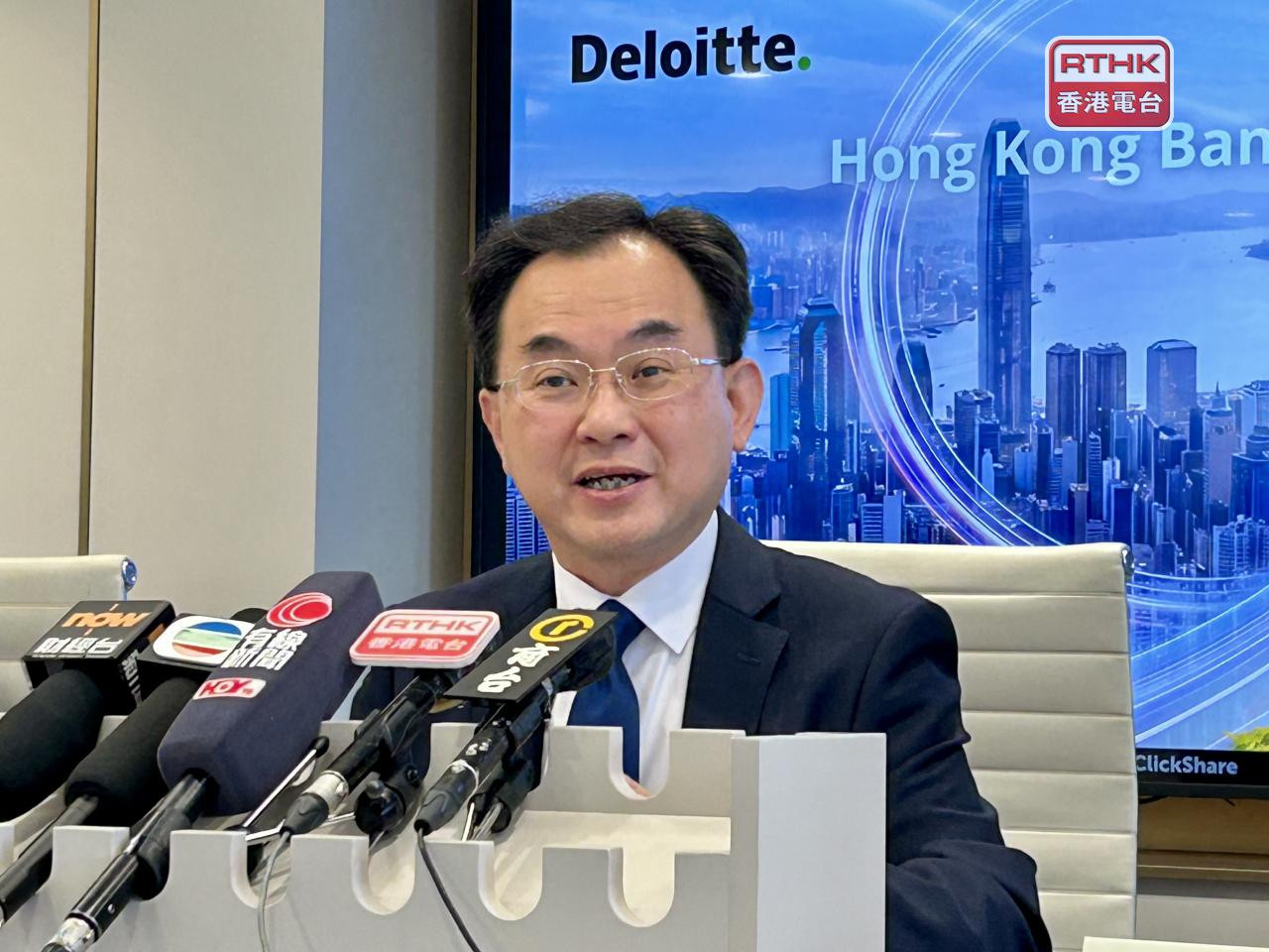 陳文表示,生成式人工智能是銀行業數碼轉型的重要方向之一。(羅煒皓攝)