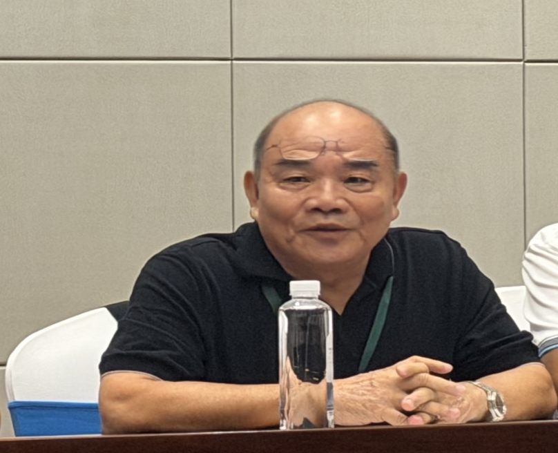 李嘉偉主席率先分享致辭