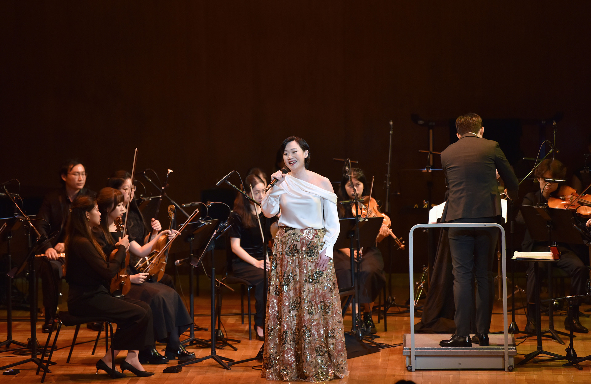 (XHDW·图文互动)(3)《美丽香港2.0》跨界中西音乐汇演在港上演XxjpsgC000551_20260901_PEPFN0A001