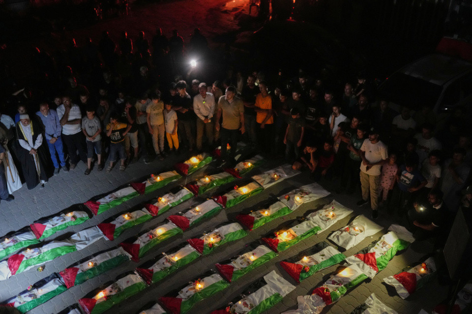 加沙巴勒斯坦人舉行葬禮-安葬從廢墟中尋獲的百具遺骸