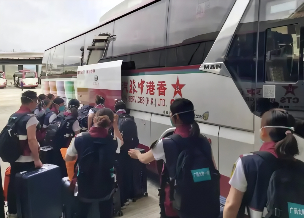 香港疫情期间,中国旅游集团成立“人员交通住宿保障中心”,为内地援港医疗队、方舱医院援建队队员提供服务保障 17299bdb-2ed4-4f5d-8970-600ce3e1fc22-1