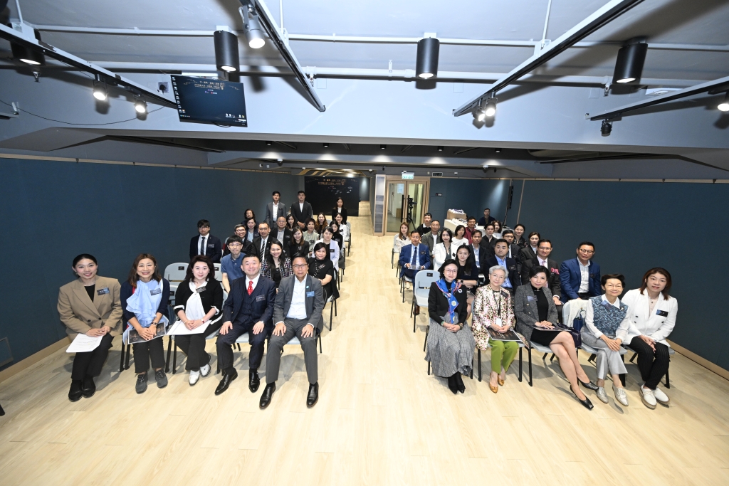 8574c1d53d3f967360cf900f56f294c