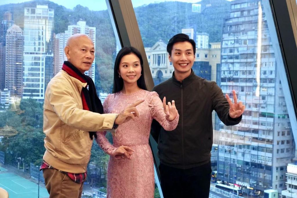 罗家英(左)、王志良(右)和林颖施师徒三人亮相 图片6