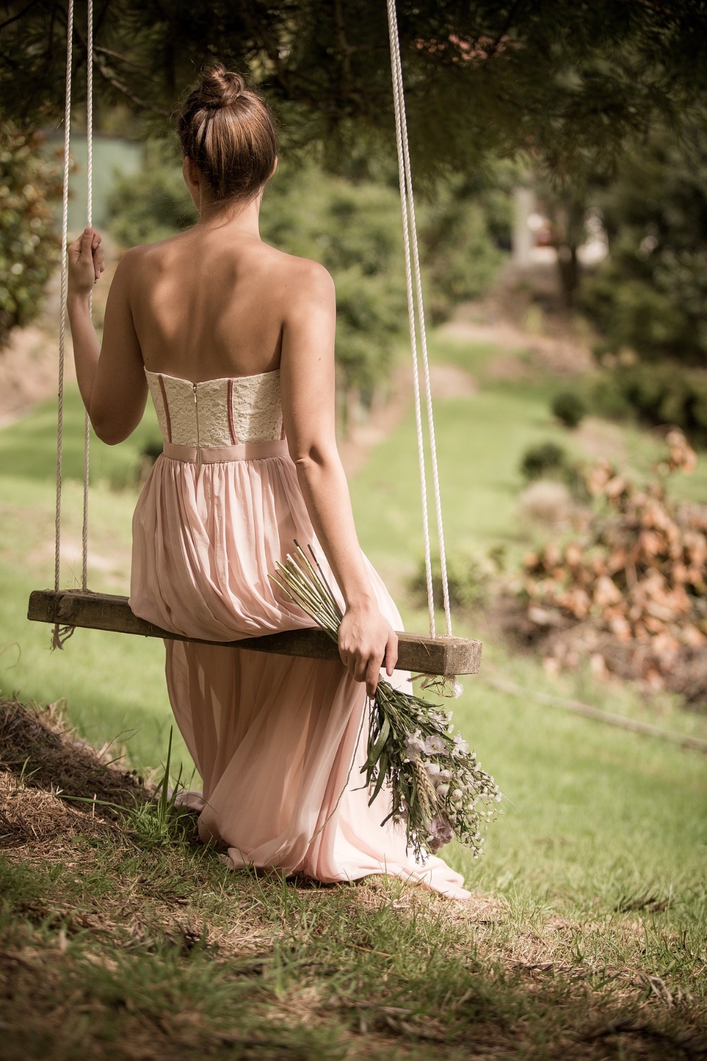 woman-1840538_1920