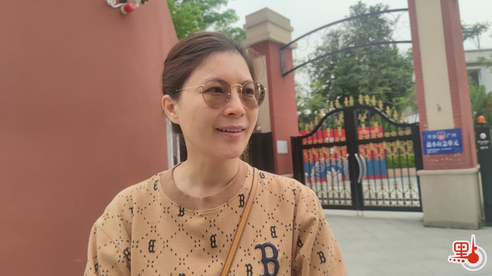 李女士表示,看到学校成为考场都十分惊喜 66174c92e4b01604b4a75b5a